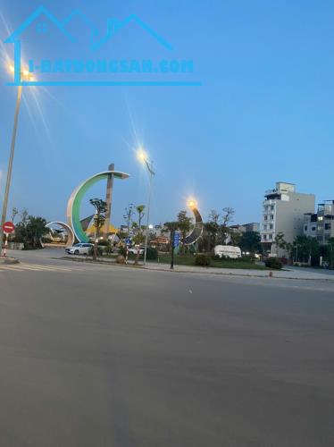Đất Ngọc Thụy - hàng xóm khai Sơn - đi bộ 2 phút ra công viên -  ô tô đỗ cửa . - 3