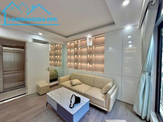 Bán gấp nhà 50m ra mặt phố, 46m2 Đội Cấn chỉ 8,6 tỷ Full nội thất - 2