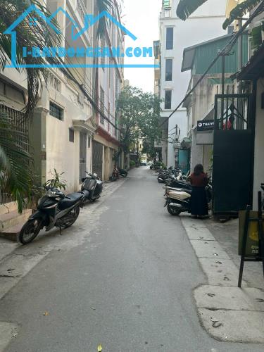 Bán gấp nhà 50m ra mặt phố, 46m2 Đội Cấn chỉ 8,6 tỷ Full nội thất - 3