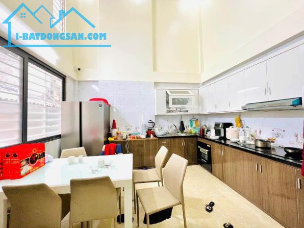 NHÀ ĐẸP HOÀNG MAI -PHÂN LÔ -Ô TÔ TRÁNH - GARA Ô TÔ - LÔ GÓC - KINH DOANH -VÀI BƯỚC RA PHỐ - 3