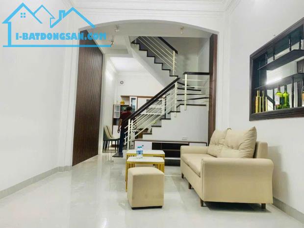 279 Đội Cấn - Ngõ thẳng, đúng 1 ngoặt vào nhà - Dân xây kcbt chắc chắn - Gần phố - Tiện íc - 2