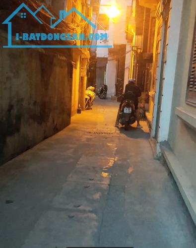 NGUYỄN TRÃI -THANH XUÂN - ĐỐI DIỆN ROYALCYTY - GẦN NGÃ TƯ SỞ -NGÕ BA GÁC -70M RA ÔTÔ TRÁNH - 1
