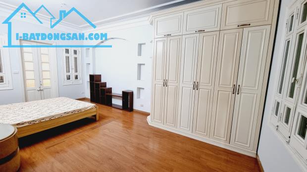 Bán đất tặng nhà phố Tôn Đức Thắng 88m2 - 4 tầng - Mặt tiền 6.8m ô tô tránh chỉ 24.5 tỷ - 2