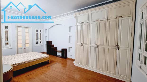 Bán đất tặng nhà phố Tôn Đức Thắng 88m2 - 4 tầng - Mặt tiền 6.8m ô tô tránh chỉ 24.5 tỷ - 3