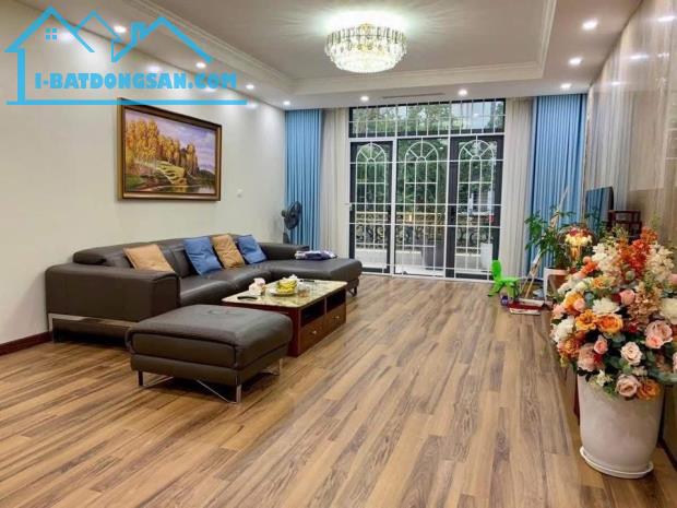 Bán Nhà Phố Hoàng Quốc Việt Cầu Giấy DT54m2+5T Gần Phố Ngõ Nông Giá10.8Tỷ