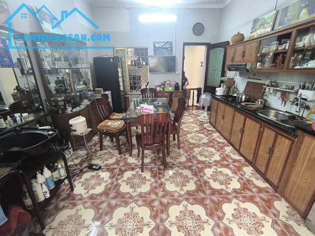 BÁN NHÀ HAI BÀ TRƯNG, MẶT PHỐ ĐƯỜNG Ô TÔ DỪNG ĐỖ CỬA, VỈA HÈ RỘNG, KINH DOANH ĐA DẠNG. - 1