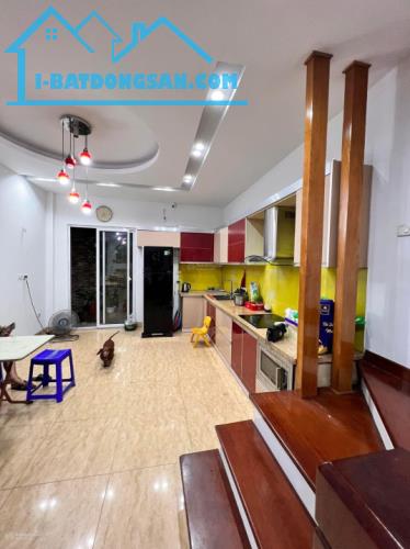 Nhà dân mới xây 5 tầng, ô tô qua nhà, gần ga tàu điện Nguyễn Trãi - Ngã Tư Sở