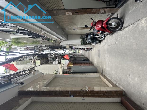 7,65 tỷ 30m2 Cần Bán Gấp Nhà ở Kim Giang, Ngõ Thông - Nhà 5 tầng đẹp - 4PN, tặng nội thất - 3