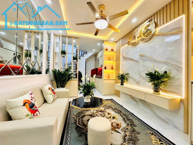 Bán nhà phố Hoàng Cầu, Đống Đa 60m, ô tô đỗ cửa, kinh doanh bất chấp 26 tỷ - 1