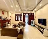 Bán Biệt Thự 4 Tầng, tính giá đất, cạnh đường Cổ Linh 140m2, mặt tiền 6.2m, giá 20 tỷ.