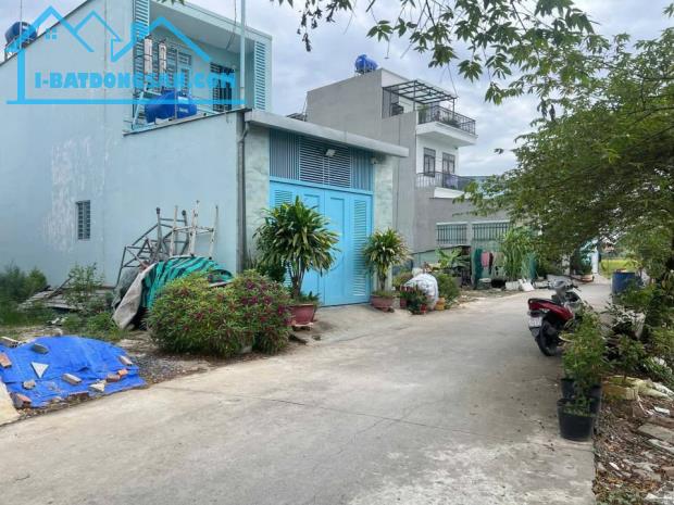 Chính chủ gửi tôi lô đất mới ra sổ F1, ngay trục đường chính DT 825,thuộc thị trấn Đức Hòa - 2