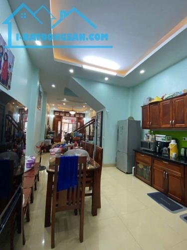 Bán nhà Ngọc Thuỵ 70m 4T MT4m giá 15.28 tỷ ngõ ô tô, dân xây chắc chắn - 1