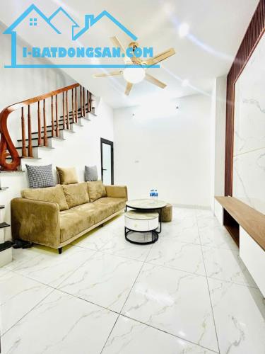 Căn Nhà mới xây – Kính coong– Nguyễn Khoái– gần phố – Full công năng.  Diện tích: 30m² - 2