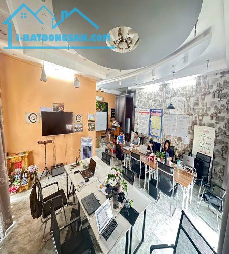 Cho thuê nhà Shop House mặt đường Tam Trinh Tầng 2 + 1 Tầng lửng. Chỗ để xe rộng rãi
