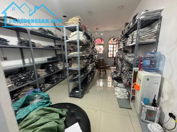 Bán nhà mặt phố Đại Cồ Việt, quận Hai Bà Trưng, 98m2 x 2 tầng, mặt tiền 6,5m, giá 52 tỷ! - 2