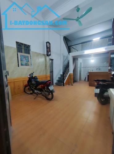 Cho thuê nhà ngõ 61 Định Công, 3 tầng, 45m2, 3 ngủ, 3 vệ sinh, 8 Triệu KD online ở gđ - 1