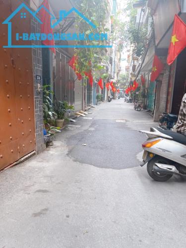 Bán nhà Nguyễn Ngọc Nại, Phân Lô Ô Tô, Ngõ Thông 10m Ra Phố. DT 45M2. Giá 11 tỷ