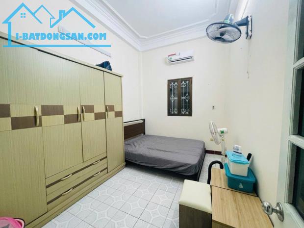 Bán nhà Nguyễn Ngọc Nại, Phân Lô Ô Tô, Ngõ Thông 10m Ra Phố. DT 45M2. Giá 11 tỷ - 5