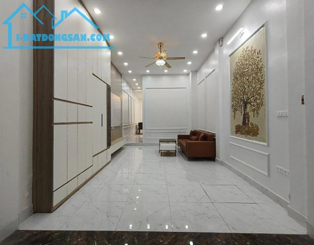 📣 Bán nhà Ngọc Thụy, Thang máy, 44m2 x 5 tầng, Dân xây, Gần chợ, Mipec, 8 tỷ 7