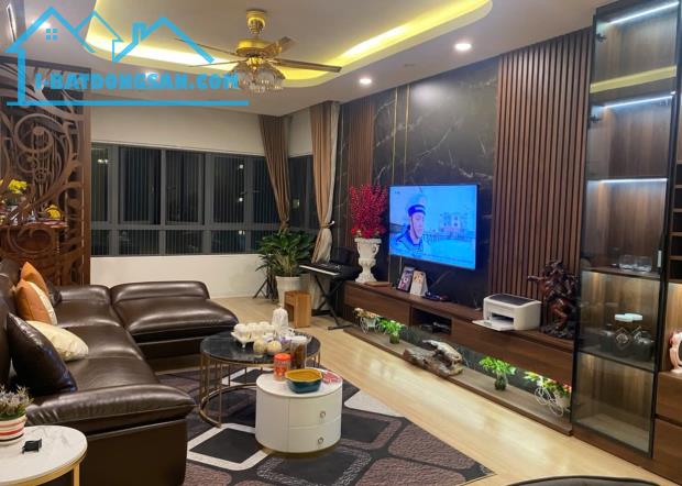 Cần bán căn hộ 2PN+1 tại Mulberry Lane, tòa B giá 6.x tỷ