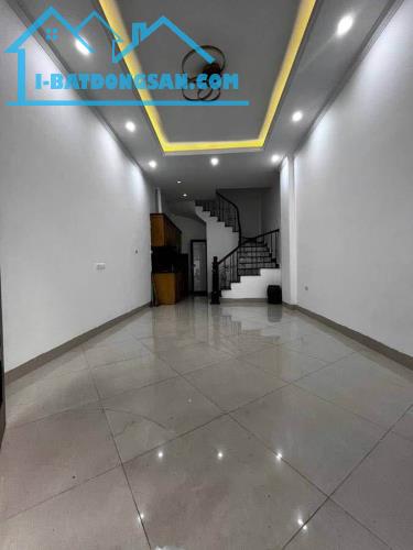 Cần bán gấp nhà Nguyễn Văn Cừ, lô góc, ngõ đón gió, oto đỗ cửa - 2
