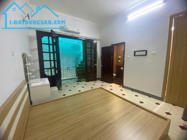 NHÀ MỚI ĐẸP GẦN Ô TÔ - VÀI BƯỚC RA HỒ 3 MẪU - NỘI THẤT SIÊU MỚI MẶT TIỀN RỘNG Ở SƯỚNG