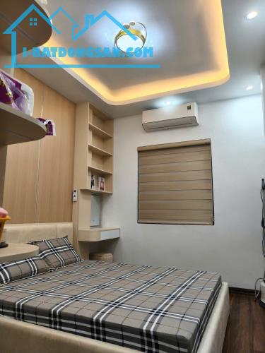 BÁN NHÀ Nguyên Hồng, 43mx4T, an sinh tốt, chỉ 10,9 tỷ. - 2