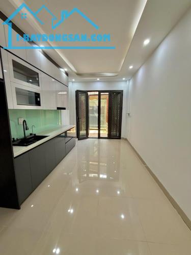 BÁN NHÀ ĐỘI CẤN HOÀNG HOA THÁM BA ĐÌNH MỚI ĐẸP THANG MÁY FULL NỘI THẤT 46M X 6 TẦNG 8 TỶ 6