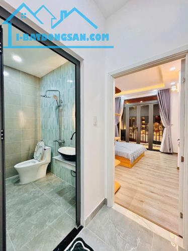 Cách 5m ra mặt tiền Lê Trực, P7, BT - ( 3,6 x 13m) vuông vức - KC 3 tầng - giá bán 6,750 - 3