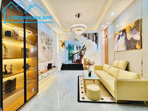 Cách 5m ra mặt tiền Lê Trực, P7, BT - ( 3,6 x 13m) vuông vức - KC 3 tầng - giá bán 6,750 - 1