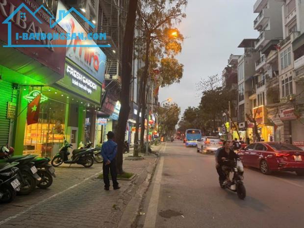 Bán nhà cho em chính chủ 40m2,4 Tầng, Mặt phố Vạn Phúc