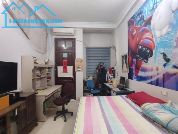 Bán nhà cho em chính chủ 40m2,4 Tầng, Mặt phố Vạn Phúc - 2