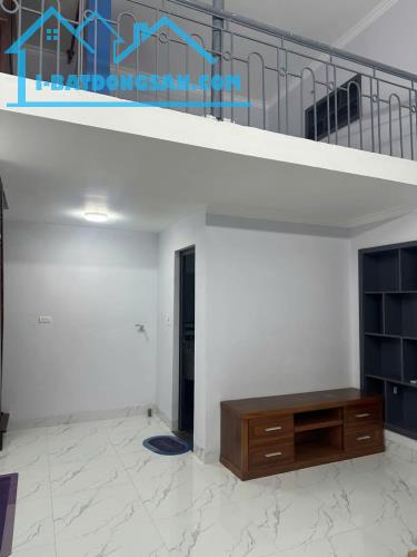 Cho thuê nhà ngõ phố Trương Định Hoàng Mai 30m x 2.5 tầng, giá 8tr/tháng