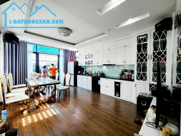 ĐẲNG CẤP-XA HOA- GARA- LÔ GÓC-THANG  MÁY- Ô TÔ TRÁNH-BẠCH MAI- 50 x6T - 4