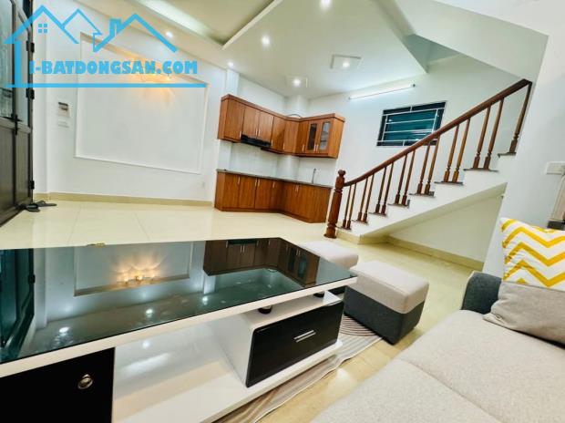 Bán nhà 30m2 Ngõ 81 Phố Đông Ngạc 5 tầng 3 ngủ 5.2 tỷ - 2