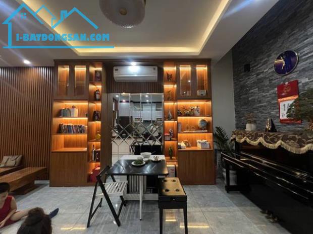 Bán nhà mặt ngõ An Dương Vương, Quận Tây Hồ 3 tầng, mặt tiền 6.5m, diện tích 80m2 - 4