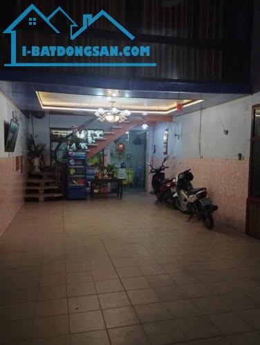 Bán nhà mặt đường Cam lộ,Hùng vương , HB. 3,5 tỷ, 3 tầng, 113m.