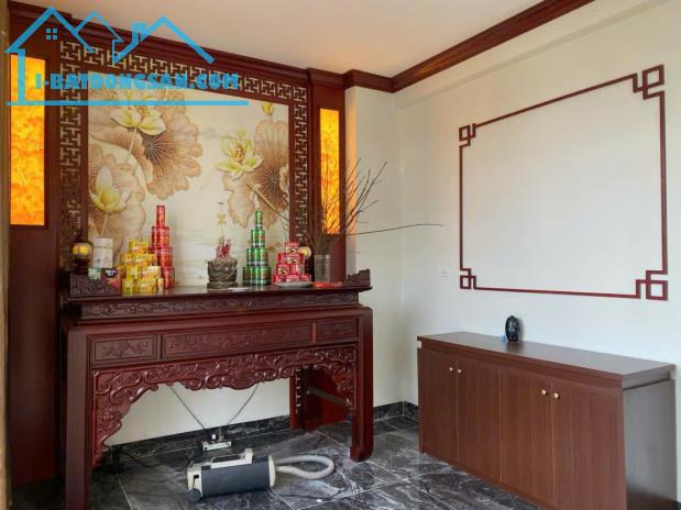ĐẸP XỊN SÒ, NHÀ PHỐ CỔ NGỌC LÂM 75M, 5T, MT5.5M, VIEW SIÊU THOÁNG, GARA, THANG MÁY.