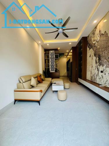NHÀ MỚI ĐÓN TẾT CỔ LINH BÁT KHỐI 35m2 x 5T 30M RA ÔTÔ TRÁNH. GIÁ ĐẸP HIẾM 6,5TỶ