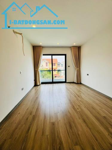 NHÀ MỚI ĐÓN TẾT CỔ LINH BÁT KHỐI 35m2 x 5T 30M RA ÔTÔ TRÁNH. GIÁ ĐẸP HIẾM 6,5TỶ - 4