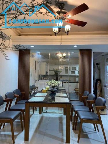 Cần bán căn hộ Q2 góc 3PN cực hiếm 117m2 giá 5tỷ1 - 1
