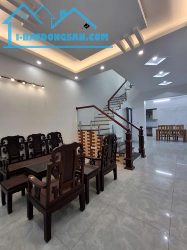 BÁN NHÀ PHÚC ĐỒNG 56m2 4TẦNG- HƠN 8 TỶ Ô TÔ ĐỖ CỮA. NHÀ ĐẸP LÒNG LANH - 4