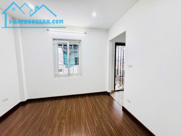 CỰC HIẾM BÁN NHÀ PHỐ TRẠM 40M ,5 NGỦ , NGÕ BA GÁC TRÁNH THÔNG TỨ TUNG NHỈNH 7TỶ - 4