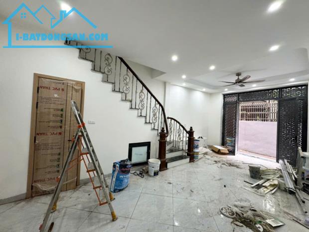 Nhà Nguyễn Văn Cừ, Long Biên, lô góc, 5 tầng, ngay cầu Chương Dương. - 3