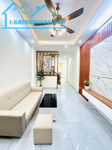 NHÀ MỚI KÍNH KOONG - GẦN PHỐ - FULL CÔNG NĂNG - 6 PN KHÉP KÍN. - 3