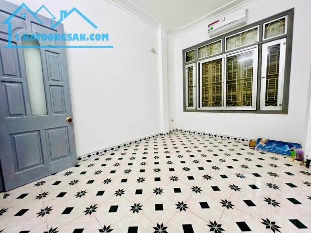 Bán Nhà Ngay Phố Vương Thừa Vũ 29,25m2 4 Tầng Gần Phố Giá Chỉ 5 Tỷ - 2
