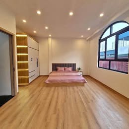 NHÀ 6 TẦNG 48 M 2 THANG MÁY - VỊ TRÍ ĐẮC ĐỊA, Ô TÔ ĐỖ CỬA. TRUG TÂM THẠCH BÀN LONG BIÊN! ✨