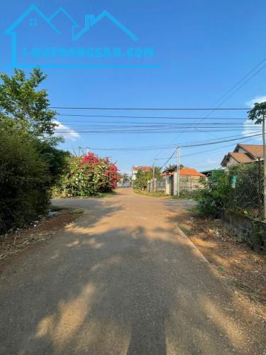 📣Bán #Đất 9x40m #1tỷ550tr Hẻm Y Wang ngay cạnh Bách Hoá Xanh gần Đại Học Tây Nguyên Buôn