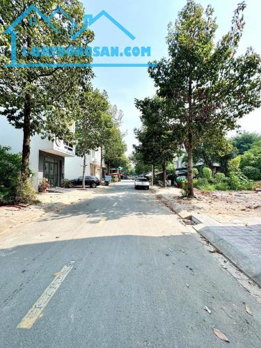 Bán Nhà 1 Trệt 3 Lầu mặt tiền đường N2 thuộc Khu Dân Cư D2D cách đường Võ Thị Sáu vào 300M - 1