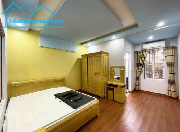Bán nhà, Thư Trung 2, Văn Cao, Đằng Lâm, Hải An, Hải Phòng. 4 tầng, 90m2, 7,2 tỷ. Ngang 4, - 5